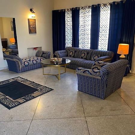 Ambiance Boutique Suites Lahore Exterior foto